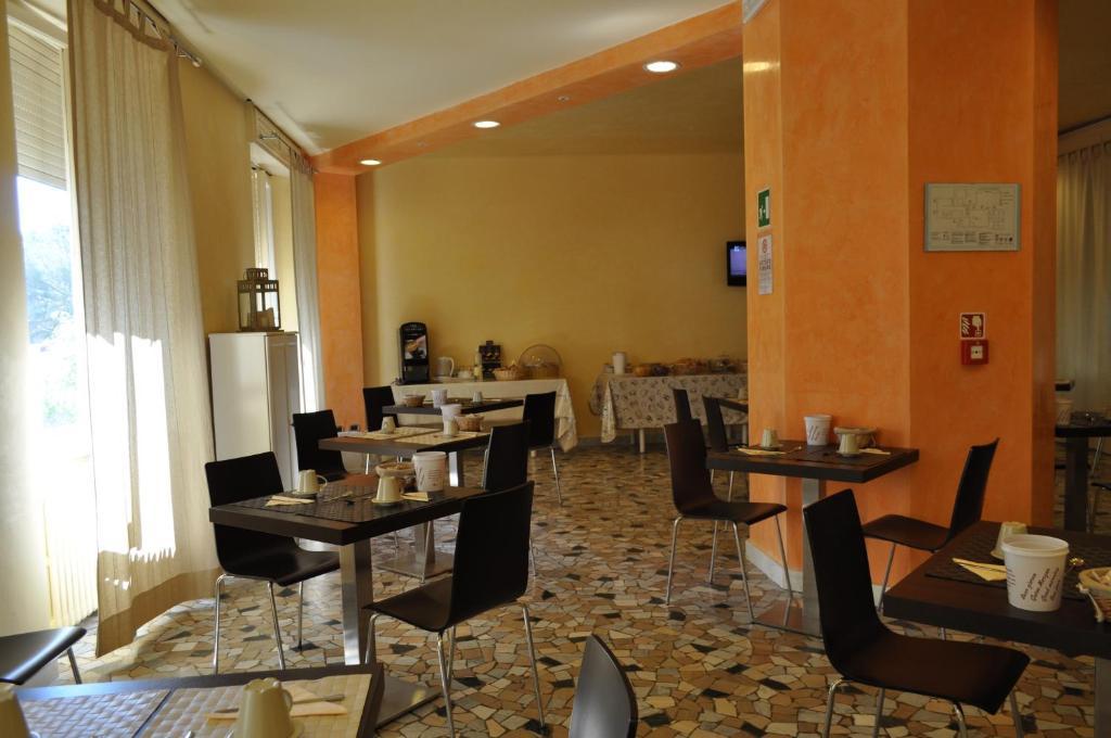 Guerrini Hotel Кастильончело Екстериор снимка