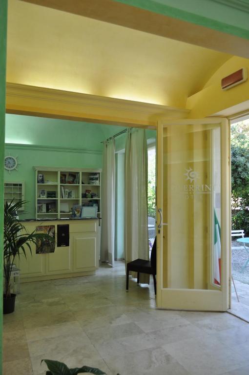 Guerrini Hotel Кастильончело Екстериор снимка