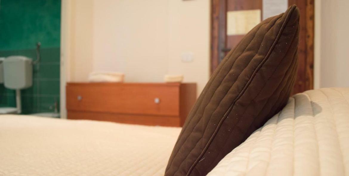 Guerrini Hotel Кастильончело Екстериор снимка