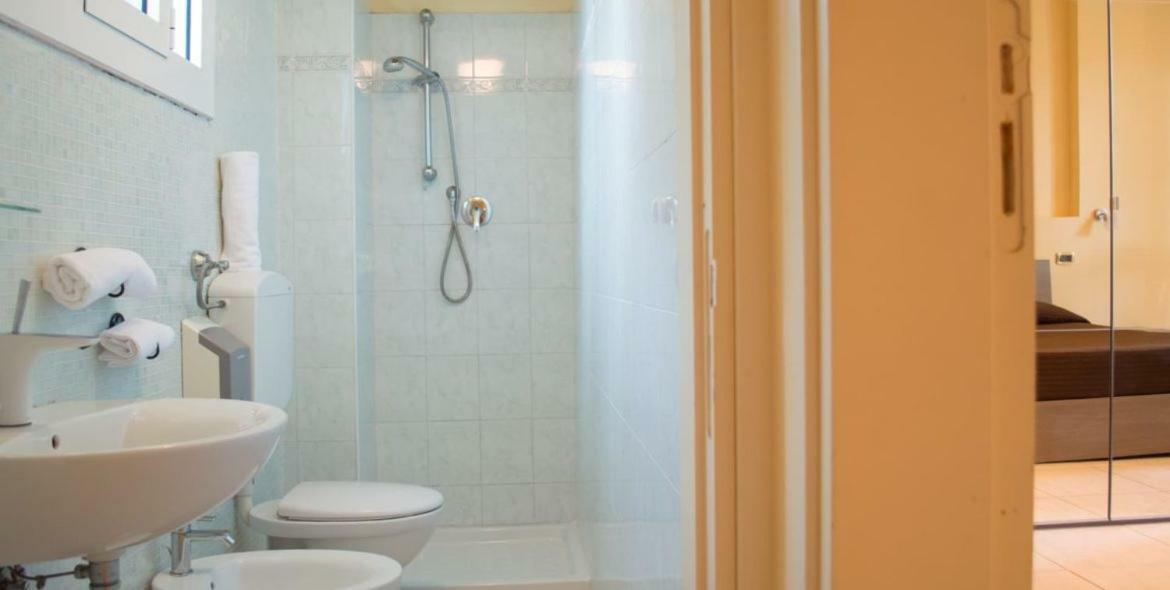 Guerrini Hotel Кастильончело Екстериор снимка